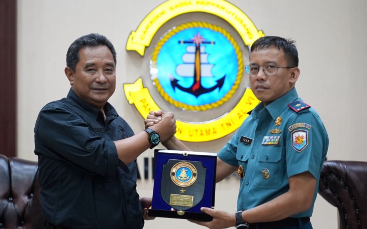 Penyerahan cindera mata