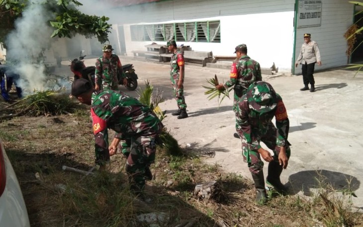 Jelang Nataru Koramil Kota Bangun Lakukan Karya Bakti