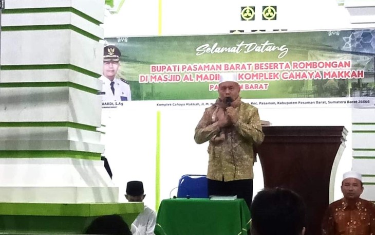 Bupati Pasaman Barat Hamsuardi Hadiri Pengajian Bulanan Sekaligus Peringatan Maulid Nabi Muhammad SAW di Masjid Al-Madinah Komplek Cahaya Makkah 