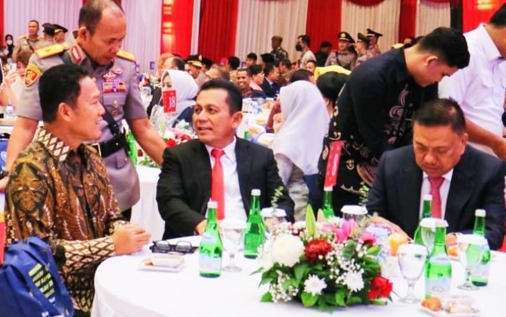 Gubernur Ansar saat Hadiri Pengukuhan Komjen Petrus Golose sebagai Guru Besar STIK