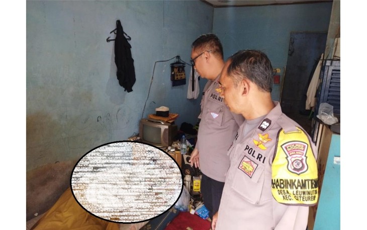 Polsek Citeureup Olah TKP Penemuan Jenazah Seorang Laki-Laki di Sebuah Kontrakan