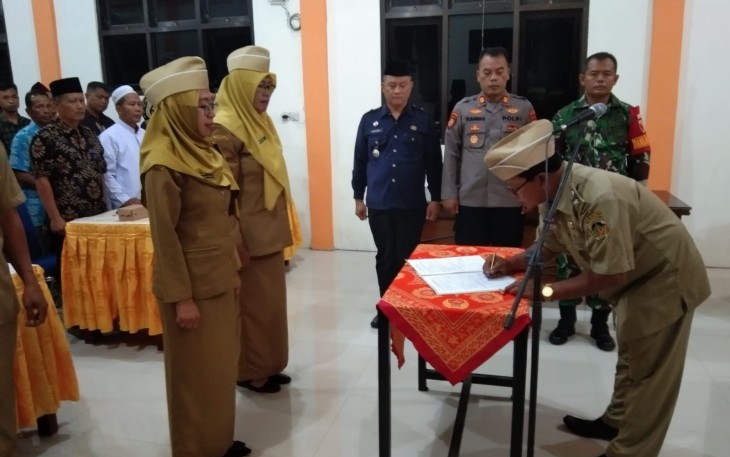 Danramil 04/Jiwan saat Hadiri Pelantikan dan Mutasi Jabatan Perangkat Desa Ngetrep