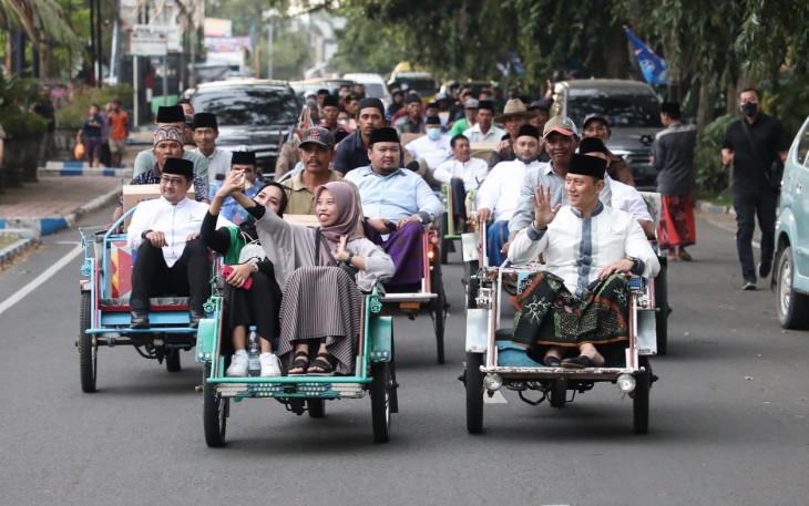 AHY "Nyare Malem" dan Belanja Takjil Bareng Masyarakat Bangkalan