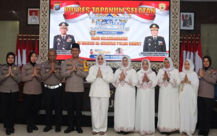 Kapolres Tapanuli Selatan (Tapsel), AKBP Imam Zamroni, SIK, MH, menghadiri acara peringatan Isra Mikraj Nabi Muhammad SAW 1444 Hijriah untuk jajaran Polda Sumatera Utara (Sumut) secara virtual atau zoom meeting, Kamis (16/3/2023) pagi.