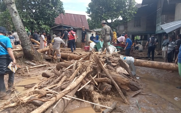 Pasca banjir di Lahat pada Kamis (9/3/2023).