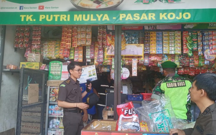 Operasi Pasar Bersama Petugas Gabungan