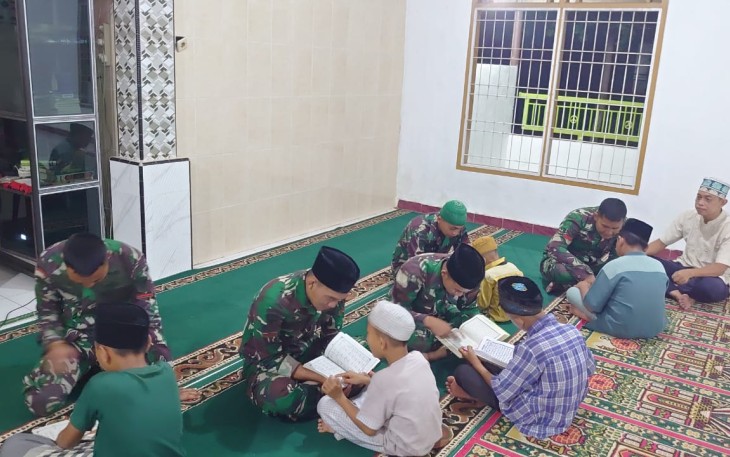 Satgas TMMD Kodim 0407/Kota Bengkulu Ajarkan Anak-anak Mengaji 
