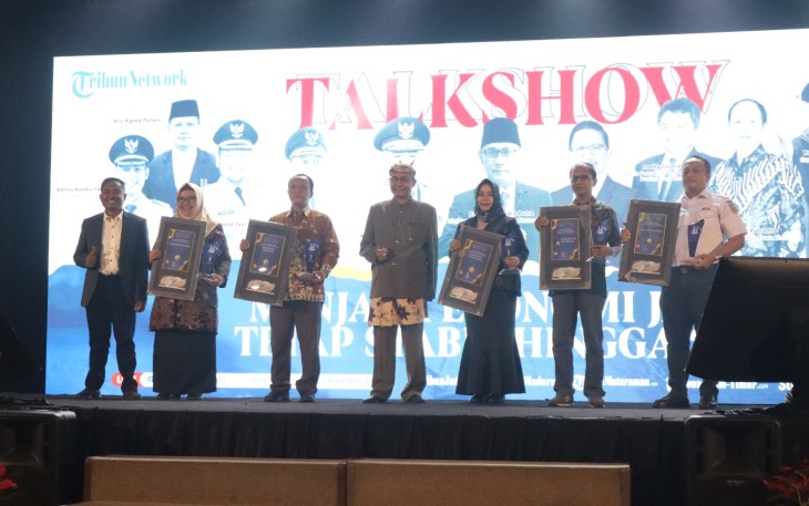 Kadispen Lantamal V Hadiri Talkshow HUT ke-34 Harian Surya