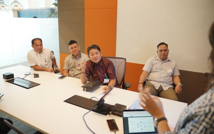 Sekertaris daerah Kota Bitung bersama rombongan saat berkunjung ke tim google Indonesia