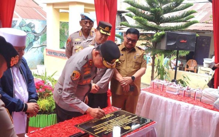 meresmikan bantuan sumur bor dan pompa air di Di Halaman Taman KEL. Kebun Dahri KEC. Ratu Samban RT. 08 RW. 03 Kota Bengkulu.