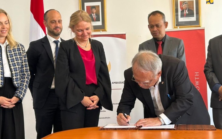 Penandatanganan Kerjasama dilakukan oleh Menteri Basuki Hadimuljono dan CEO Swedfund International AB Maria Håkansson di KBRI Stockholm, Swedia, Rabu (23/8/2023). 