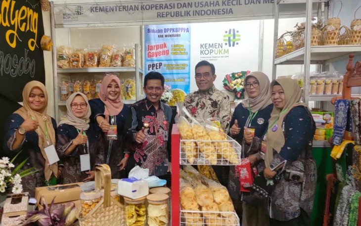 Staf Ahli Menteri Bidang Ekonomi Makro Kementerian Koperasi dan UKM Rulli Nuryanto saat mewakili Menteri Koperasi dan UKM, pada acara Wonosobo Festival UKM Expo 2023, di Wonosobo, Rabu (1/3).