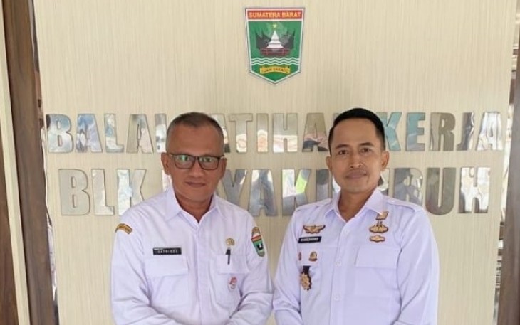 Kepala Lapas Kelas III Suliki Kamesworo, saat berada di Balai Latihan Kerja Kota Payakumbuh.