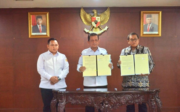 Gubernur Ansar Ahmad Tandatangani NPHD dengan KPU dan Bawaslu Kepri