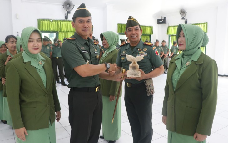 Dandim Tulungagung Pimpin Acara Sertijab Danramil dan Wisuda Purnawira