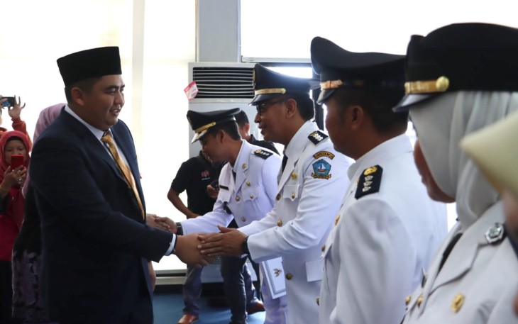 Bupati Bintan Roby Kurniawan Mutasi Seluruh Camat