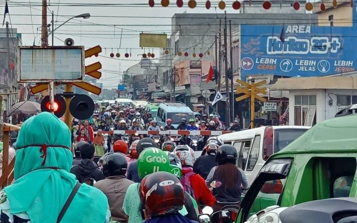 Pasar Serpong Macet, Sumber : Facebook About Tangerang 