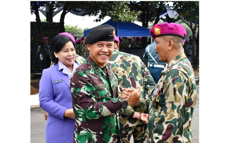  Irjen TNI Letjen TNI (Mar) Suhartono menghadiri upacara Militer HUT Ke-78 Korps Marinir TNI AL tahun 2023