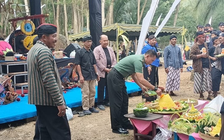 Danramil 0801/08 Tulakan Apresiasi Acara "Murak Buceng Sanga"