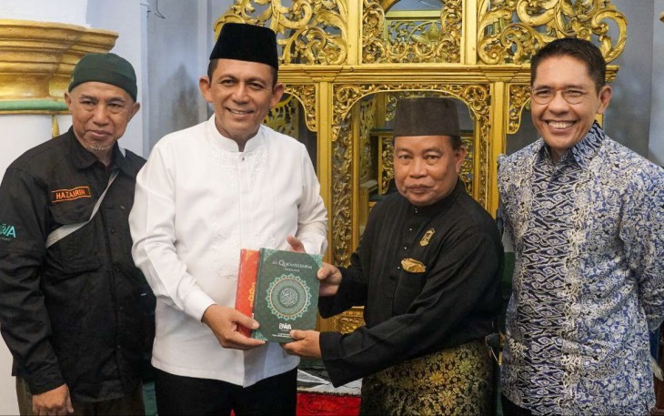 Gubernur Ansar Menjamu Minister Maliki Osman