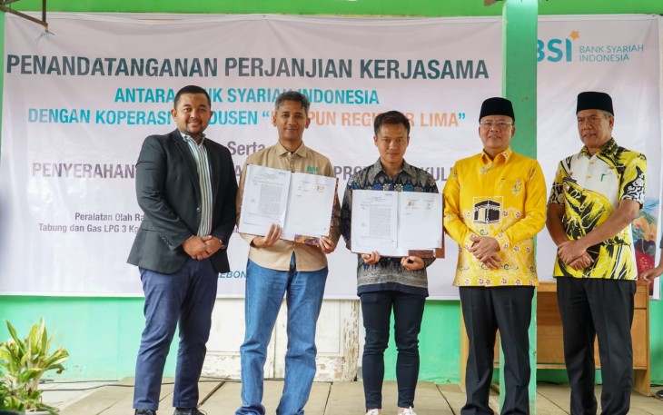 Gubernur Rohidin Dukung Sinergi Bank Syari'ah Indonesia Kembangkan Koperasi Desa untuk Kesejahteraan Petani Kopi Bermani Ulu