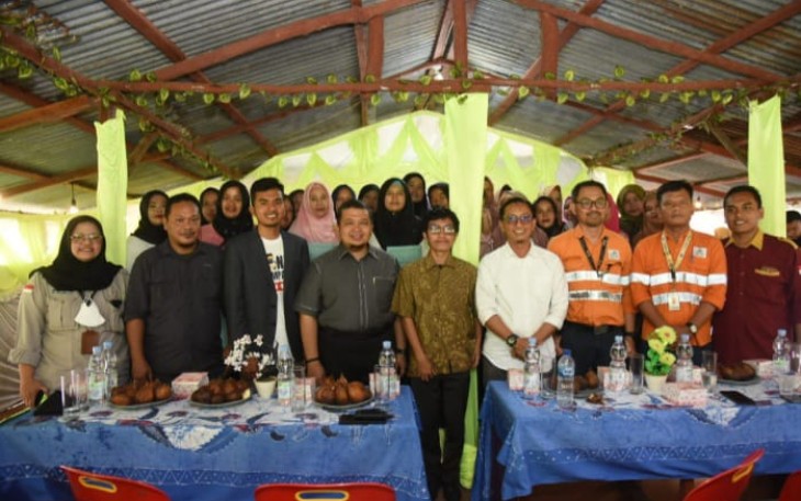Bupati Dolly Pasaribu saat menghadiri acara Bang Beng Festival 2023 yang bertajuk “Ada Harapan Disetiap Tumpukan," di Parsorminan Park and Farm Kecamatan Sipirok, Tapsel  Sumatera Utara, Sabtu (18/3).