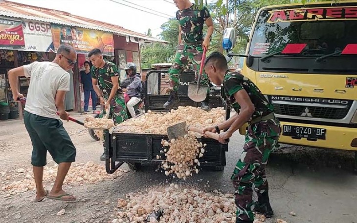 Kerja Bakti Perbaikan Jalan