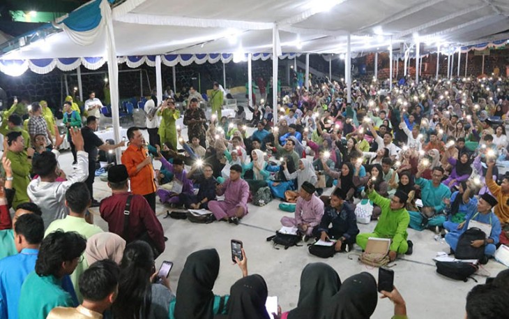 Gubernur Kepulauan Riau Ansar Ahmad menjadi narasumber dalam acara PKKMB Universitas Ibnu Sina Batam, Jum'at (1/9). 