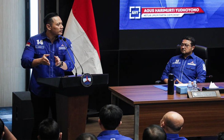 Ketua Umum Partai Demokrat Agus Harimurti Yudhoyono (AHY) saat memimpin Rapat Pleno Pengurus DPP Partai Demokrat di Aula Yudhoyono DPP Partai Demokrat, Jumat (13/10) siang. 