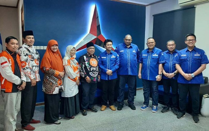 DPW Partai Keadilan Sejahtera (PKS) Jatim silahturahmi ke DPD Partai Demokrat Jatim di Rumah AHY Jalan Jemursari Surabaya, Senin (6/3/2023) malam