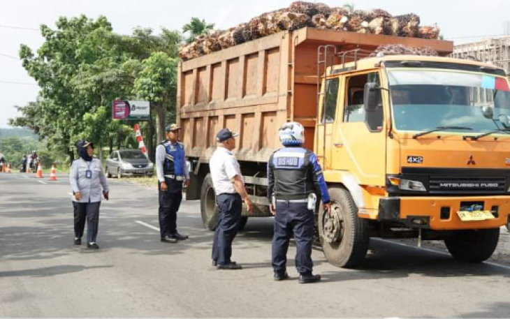 Pemkot Bengkulu Akan Tindak Tegas Truk Bandel Kelebihan Muatan 