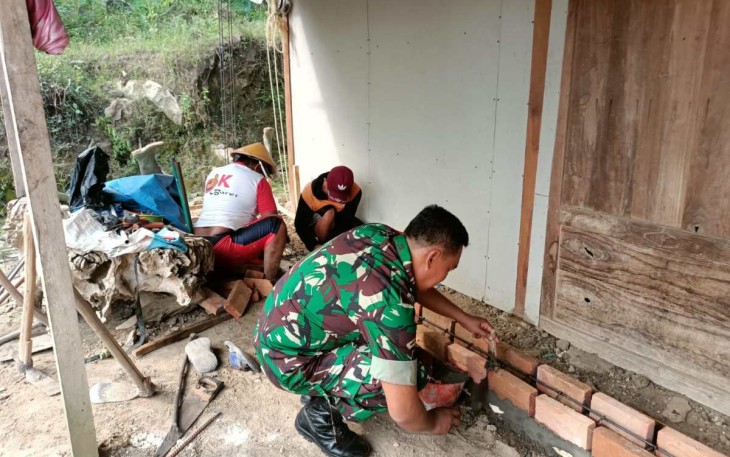 Bantu rehab rumah warga binaan 