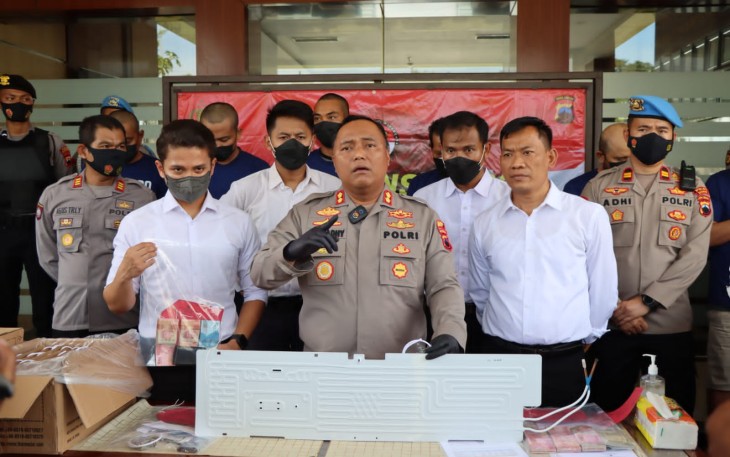 Kapolres Demak AKBP Budi Adhy Buono saat konferensi pers, Senin (9/1)