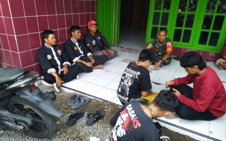 Komsos bersama anggota pencak silat wilayah binaan 