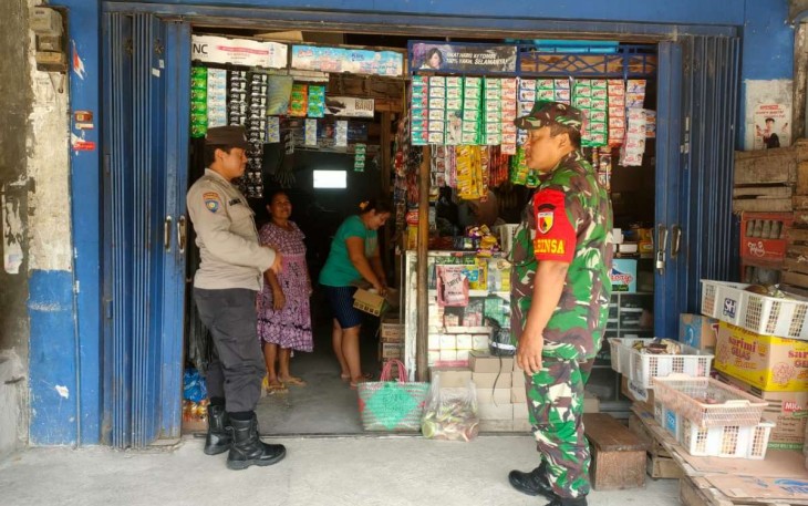 Patroli wilayah desa binaan 