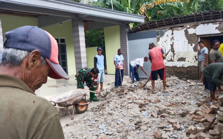 Rehab musholla desa binaan