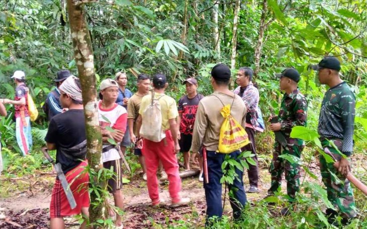 Pembersihan lahan adat di perbatasan 