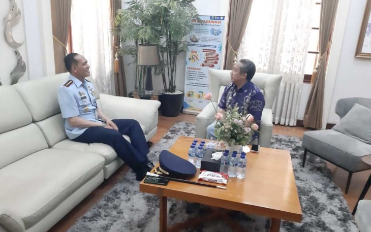 Danlanud Husein Sastranegara Kolonel Pnb Ardi Syahri saat silaturahmi ke walikota Bandung 