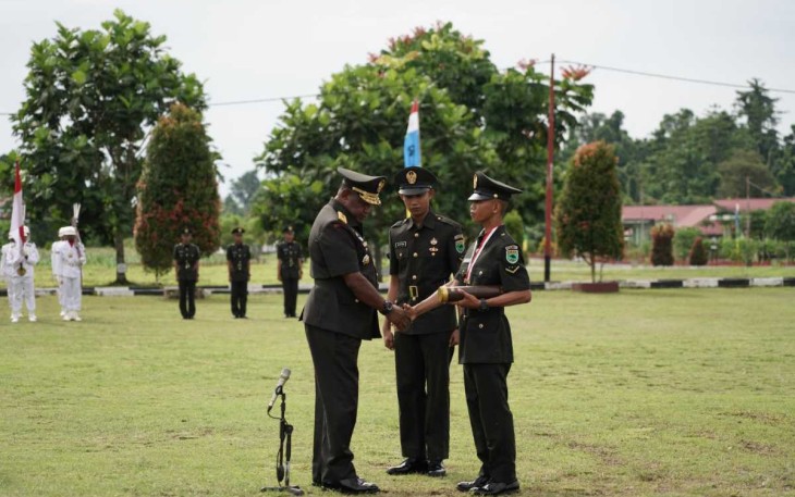 Kasdam XVIII Kasuari Brigjen TNI Yusuf Ragainaga saat Lantik Bintara