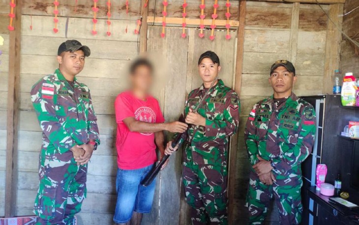 Terima senpi rakitan warga perbatasan 