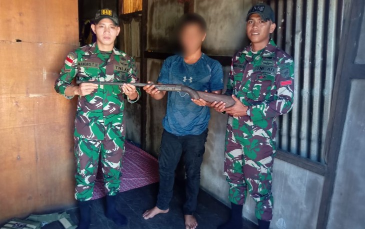 Terima senpi rakitan warga perbatasan 