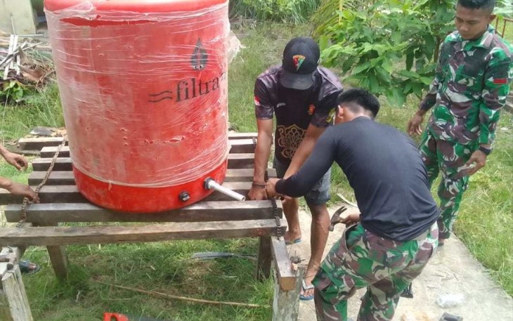 Tandon air bantuan satgas perbatasan 