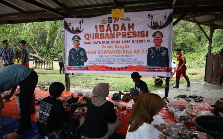 Polres Natuna Kurban 6 Ekor Sapi dan 1 Ekor Kambing 