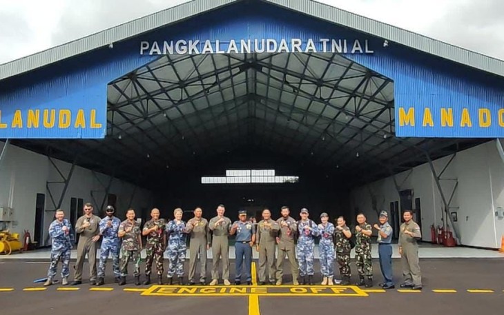 Danlanudal Manado foto bersama dengan IPC Latma Elang Ausindo 2023, Manado, Kamis (6/7)