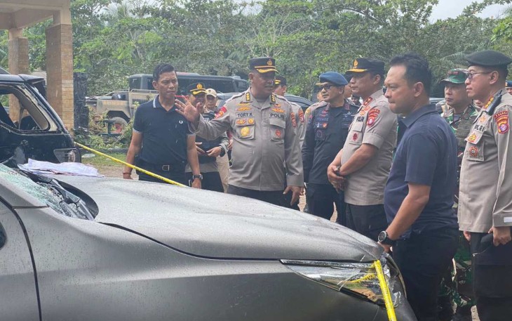 Kapolda Kalteng Irjen Pol Drs Nanang Avianto saat pengecekan TKP Unras anarkis di PT BJAP Seruyan, Sabtu (8/7)