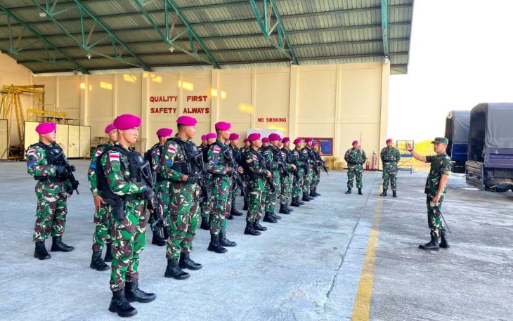 Danlanud Kupang Letkol Laut (E) Dian Supiandi saat memberikan pengarahan 