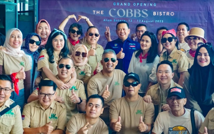 Bambang Soesatyo bersama komunitas Jeep JHL Auto, Tangerang, Minggu (13/8)