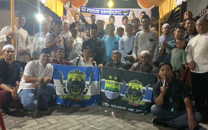 Viking Sulsel foto bersama usai melaksanakan maulid Nabi Muhammad SAW 1445 H, Senin (9/10) 