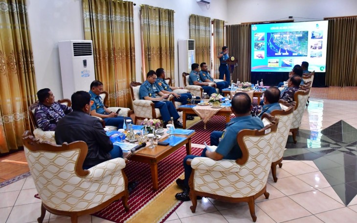 Komandan Puspenerbal Ikuti Paparan Panitia Sail Teluk Cendrawasih 2023 Kepada Kasal 