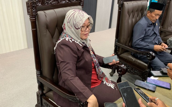 Wakil Ketua DPRD Kabupaten Blitar Susi Narulita Kumala Dewi Saat Dihubungi Awak Media di Kantor DPRD Kabupaten Blitar, Selasa 17 Oktober 2023.